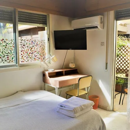 Cozy Studio With Veranda Paphos
